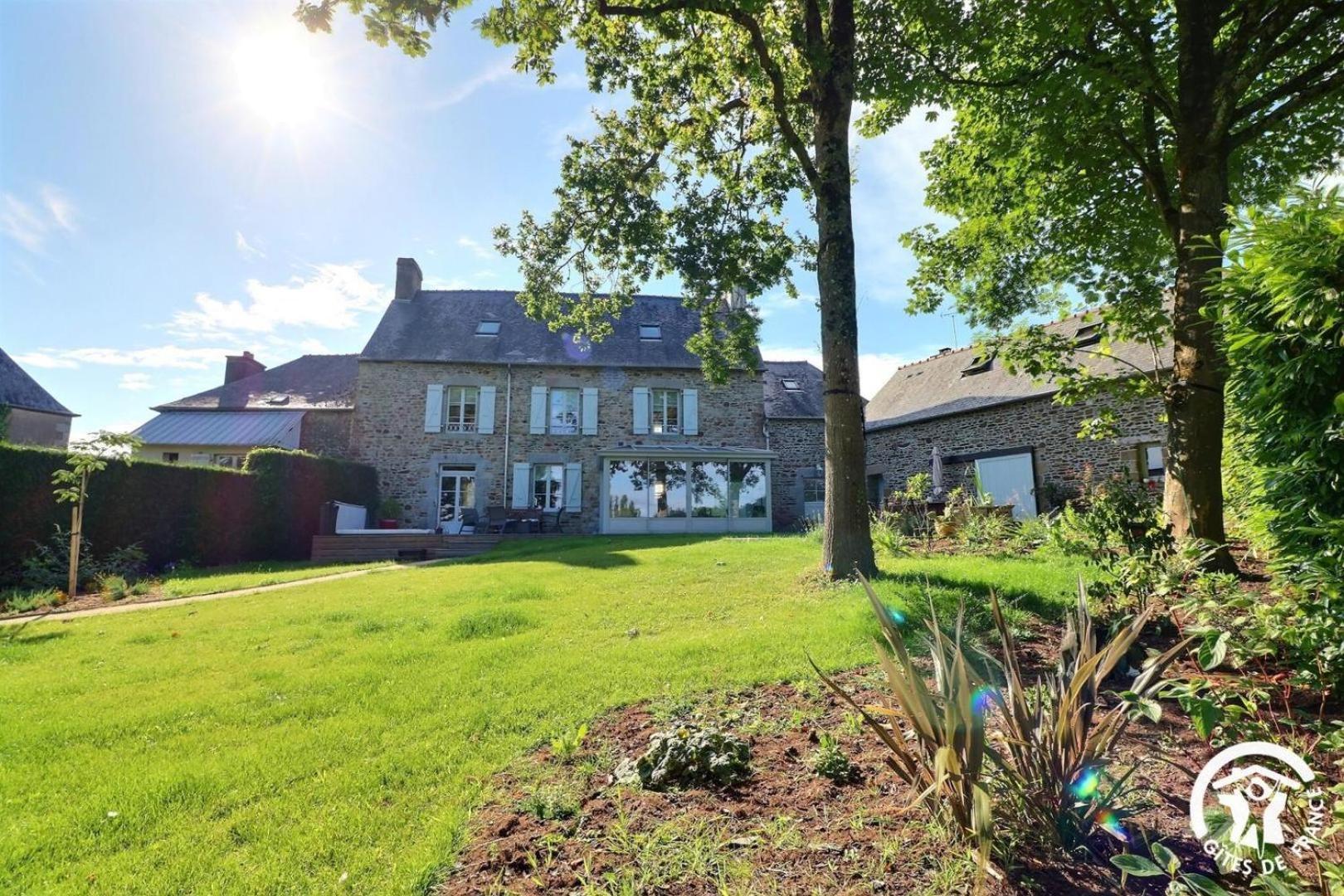 Le Jardin De Quercus Bed & Breakfast Bazouges-la-Perouse Luaran gambar