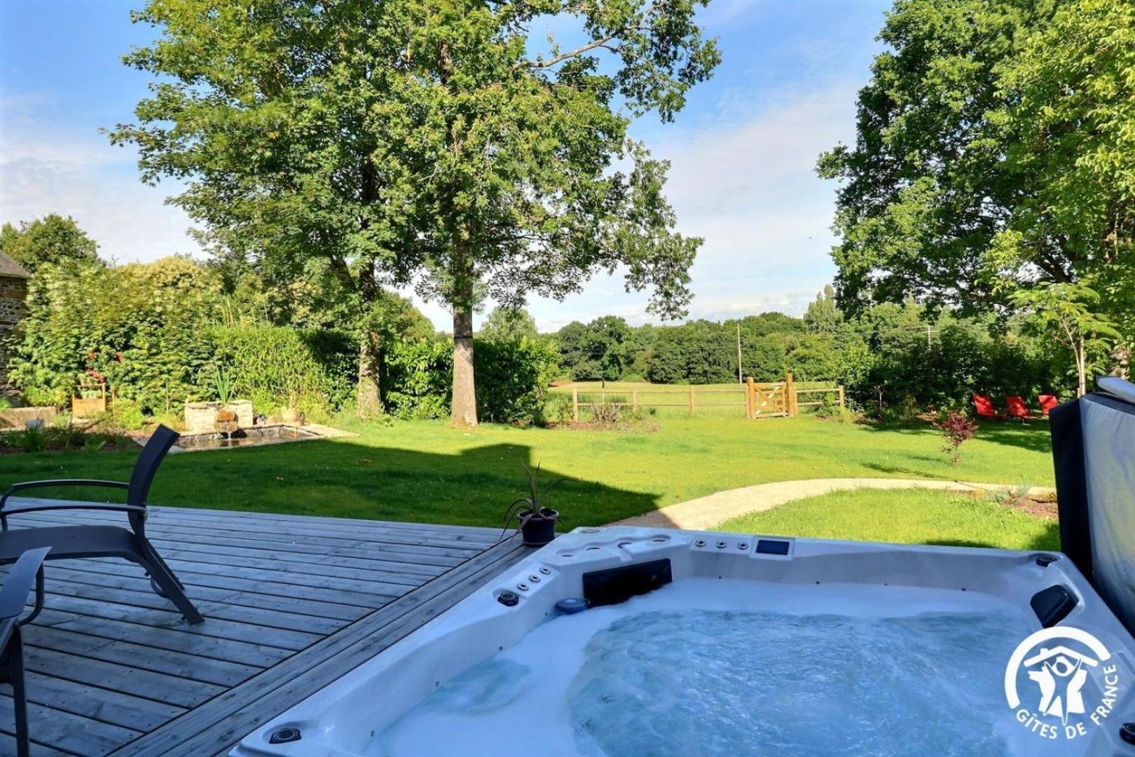 Le Jardin De Quercus Bed & Breakfast Bazouges-la-Perouse Luaran gambar