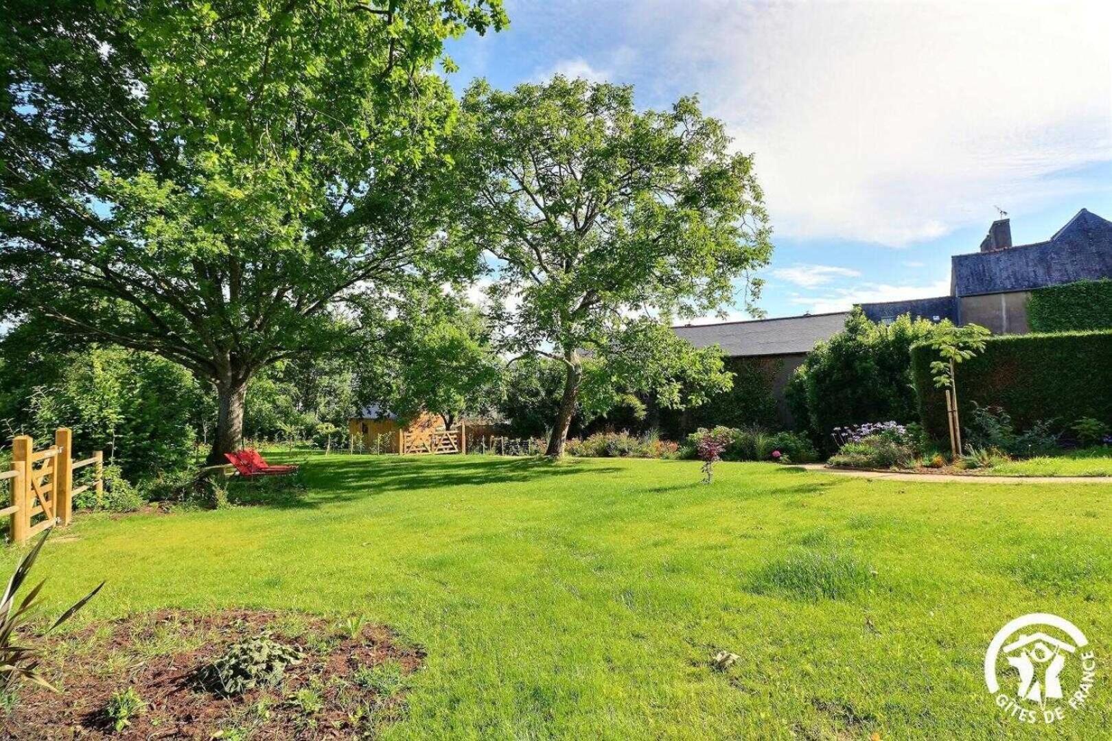 Le Jardin De Quercus Bed & Breakfast Bazouges-la-Perouse Luaran gambar